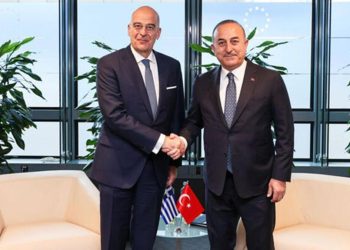 Bakan Çavuşoğlu, Yunan mevkidaşı Dendias’la görüştü