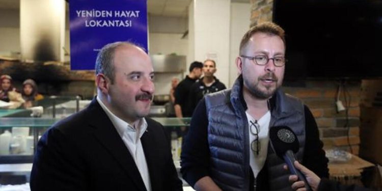 Bakan Varank, Elbistan’da depremzedeleri ziyaret etti
