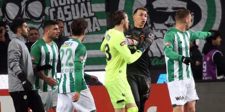 Beşiktaş’tan VAR çağrısı! “Muslera’nın pozisyonunun VAR kayıtları yayınlanmalı”