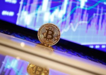 Bitcoin 7,500 doları gördü