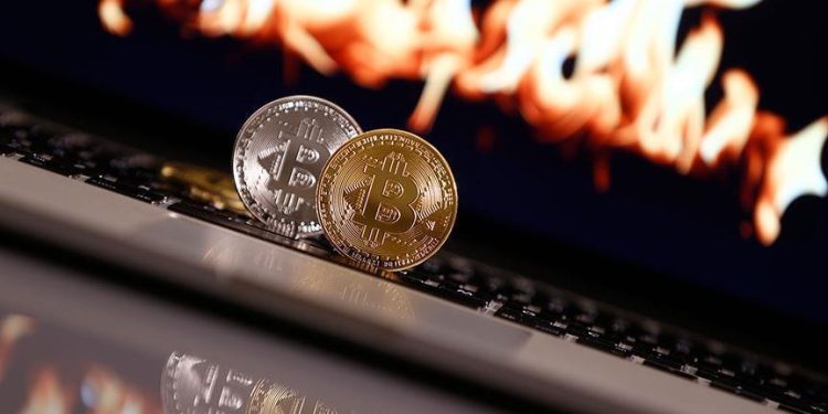 Bitfinex ile Bitcoin 5,300 doların altına indi