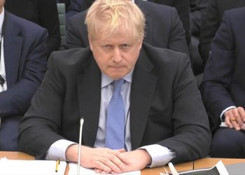 Boris Johnson komisyona 3 saat savunma yaptı