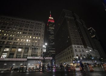 Dünyanın en ünlü binasını THY’nin sponsorluğunda koştular