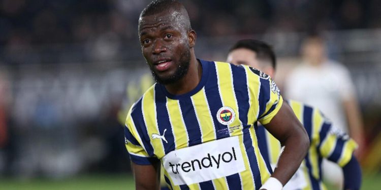 Fenerbahçe’de Enner Valencia takım arkadaşlarıyla yaptığı konuşmayı anlattı: “Bana ‘gol atmayı bırakmalısın’ dediler…”