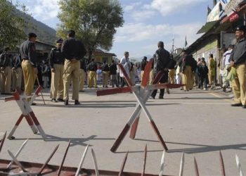 Keşmir’de sınır ötesi ticaret geçici olarak askıya alındı