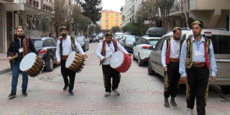 Korsan davulculara dikkat!