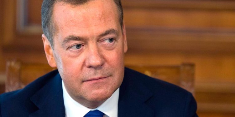 Medvedev: “Almanya’nın Putin’i tutuklaması, Rusya’ya savaş ilanı olur”