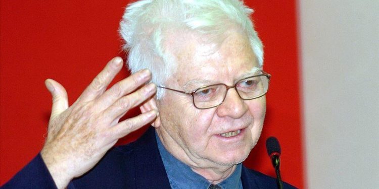 Oktay Sinanoğlu: Milli kültür ve bilime adanan ömür