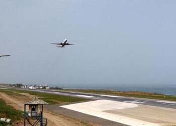 Pist onarımı tamamlanan Trabzon Havalimanı, uçuşlara açıldı