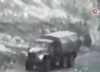 Rus barış gücü, Ermeni grupların Karabağ’a yasa dışı askeri sevkiyatına eşlik ediyor