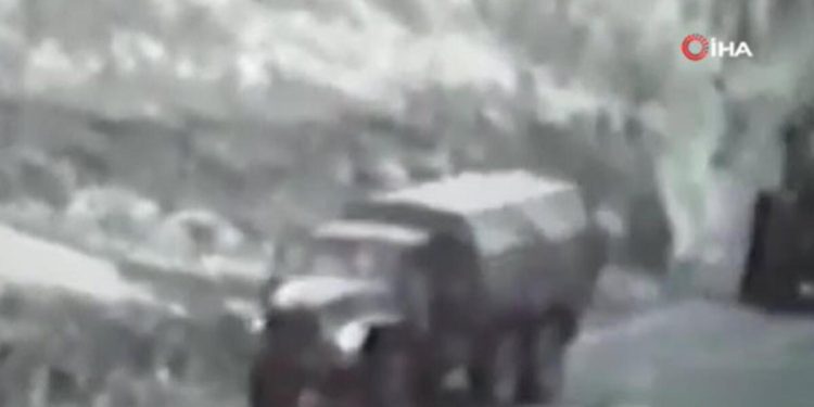 Rus barış gücü, Ermeni grupların Karabağ’a yasa dışı askeri sevkiyatına eşlik ediyor