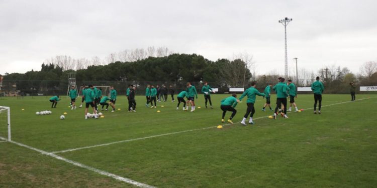 Sakaryaspor, Eyüpspor mesaisine başladı