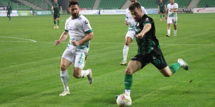 Sakaryaspor sahasında kazandı