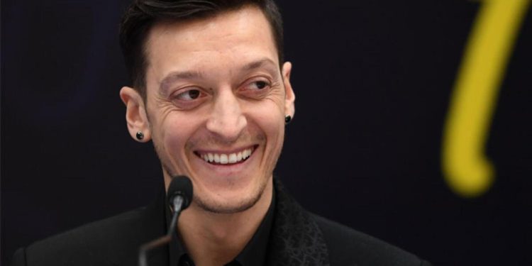 Son dakika: Mesut Özil futbolu bıraktığını açıkladı! İşte başarılarla dolu kariyeri ve Türkiye macerası…