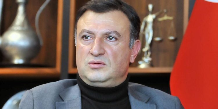 Ümraniyespor Başkanı Aksar: “Ligden düşmenin tamamen kaldırılacağı söyleniyor…”