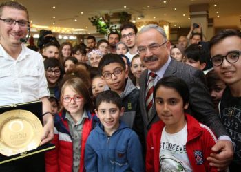 “Yakın zamanda uzay madenciliğinin olacağını düşünmüyorum”