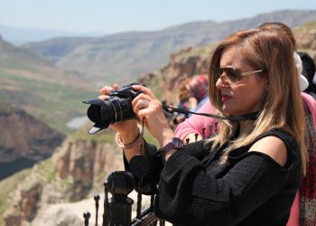 Yerli yabancı turist akın ediyor! Fotoğraf çekmek için sıraya giriyorlar…