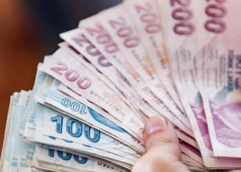 Adana’da toplu taşımaya zam