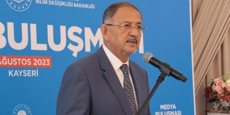 Bakan Özhaseki: İstanbul’da 1.5 milyon konut çok riskli gözüküyor