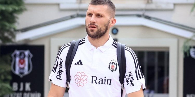 Beşiktaş’ın Neftçi Bakü kamp kadrosu açıklandı! Ante Rebic kadroda mı?