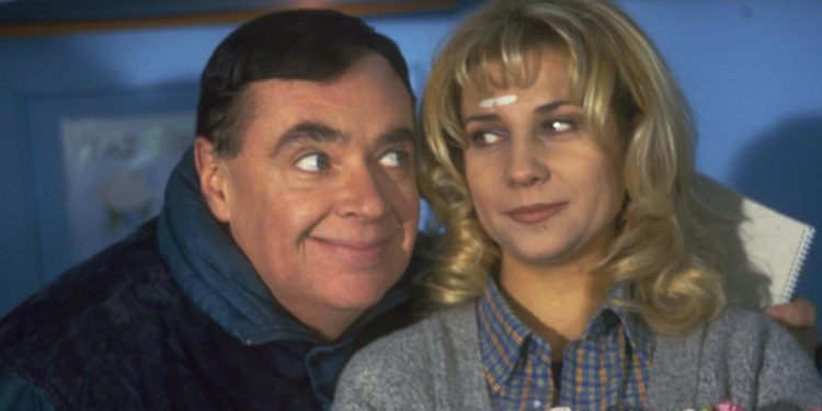 Efsane dizinin oyuncuları yıllar sonra buluştu… “Başlama yine ‘öpeceğim’ diye”