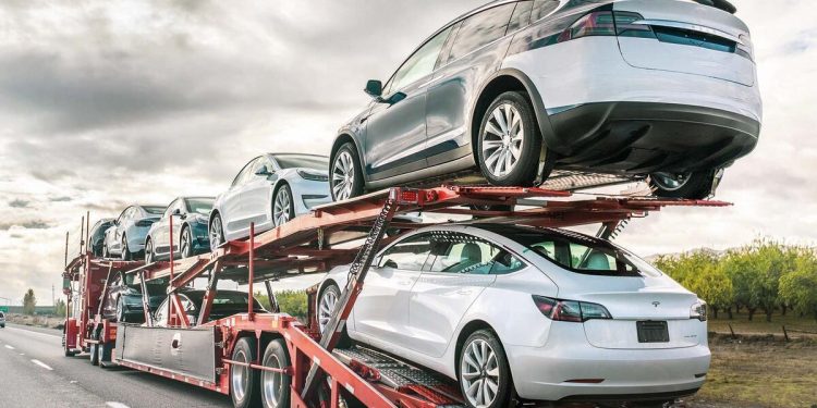 Otomobilde ithalatın payı yüzde 80’e yaklaştı