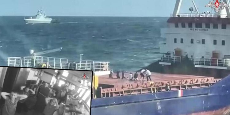 Rus askerinin Türk gemisine baskın anı kamerada