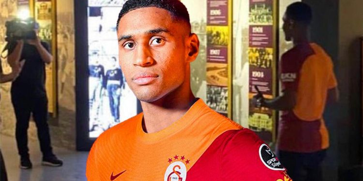 Son Dakika: Galatasaray’da Tete ve fotoğraf krizi! KAP bildirimi öncesi sızdı, görevine son verilecek…