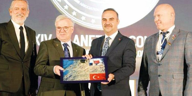 Uzay Kaşifleri Derneği Başkanı Reinhold Ewald Bursa’da konuştu: Geleceği göklerde inşa edelim