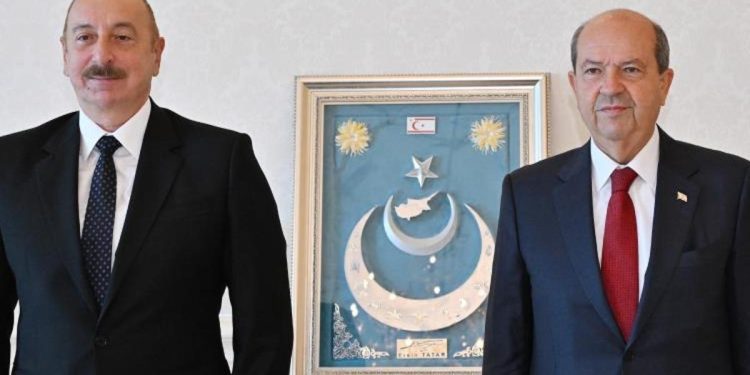 KKTC Cumhurbaşkanı Tatar, Aliyev ile bir araya geldi